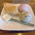 ヴィオニエ - 自家製パン（フランスパン、紫いも、黒ゴマ）