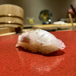 博多 鮨 まつもと - コチ  塩、酢橘が効いて、さっぱり爽やかに。