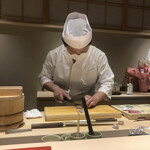 博多 鮨 まつもと - ホスピタリティの高い大将です