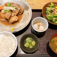 春秋ユラリ 恵比寿 - スペアリブ柔らか煮