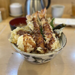 Atsuatsu Tempura Toranosuke - 食欲を掻き立てられる極海老天丼（1,490円）