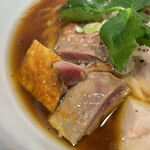 らーめん かねかつ - 鶏モモロースト