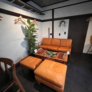 店内のソファ席
5人掛け
ワンちゃん連れの方にも人気
