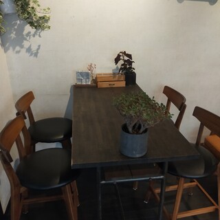 店内にある4人席