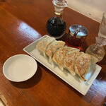 菱田屋 - 餃子も薄皮で餡がミッチリ。おいしい