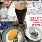 梅蘭 - 食後には、アイスコーヒーとマンゴープリン
どちらも100円というお値打ち価格！