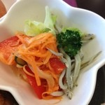 あんじゅ - サラダは小女子とパプリカと人参のサラダで胡麻風味がアクセントに