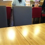 ごはんカフェ きなこ - テーブルとカウンター