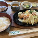 のぶ - 鶏野菜炒め定食＠塩味