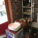 ブーランジュリー アンティム - ドリンク類も売られてます