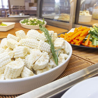 Local production for local consumption◎Enjoy fresh vegetables sent directly from the farm at the “Salad All-you-can-eat buffet”!