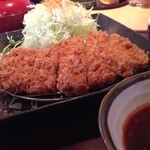 Tonkatsu Katsugen - ロースカツ定食
                        ごはんは、麦飯、お味噌は、磯汁
                        うま〜ぃ(● ˃̶͈̀ロ˂̶͈́)੭ु⁾⁾