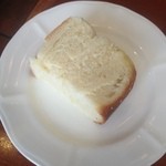 カリーナ　カリーナ - ランチセットの自家製パン
