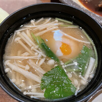 ろっこん - 温玉入り味噌汁