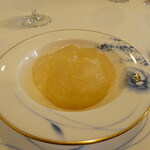 シェ カワセ - お口直しに桃のコンポート