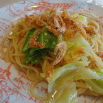 KIHACHI ITALIAN - 2013  サクッと揚げた桜海老をのせた春キャベツとアンチョビのペペロンチーノスパゲッティ　