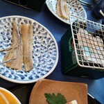 家族とすごす白浜の宿 柳屋 - お魚の味醂干し。右手の網で焼きます