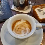 ヴィーテ - エスプレッソにミルクの泡をいれて混ぜたところ