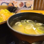 三河麺don家 - 味噌汁です。