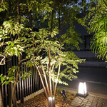 恵比寿 箸庵 - 植栽に囲まれたテラス