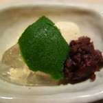 神楽坂 石かわ - 抹茶ソルベ　餡　砂糖を焦がしたムース添え