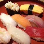 すし食いねぇ！ - ワンコインランチの握り8カン