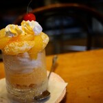 ヴァンヴェール珈琲 - 甘夏パフェ(750円)