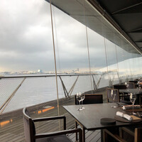 International cuisine subzero - 17時半、まだ明るい。