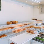 シャンボール - 朝は品揃え少なめ
