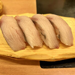 沼津魚がし鮨 - ブリ