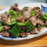 卓 - 砂ズリとピーマン炒めその４