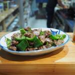 卓 - 砂ズリとピーマン炒めその１