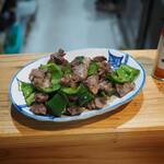 卓 - 砂ズリとピーマン炒めその２