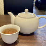 Jin Dhi Nrou - 冷たい中国茶がたっぷり飲めるのはありがたいですね♪