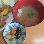 Hatsumi - 漬物、味噌汁