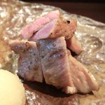 銀座 水野 - お昼の会席コース 3700円 の焼物：イベリコ豚の炭火焼