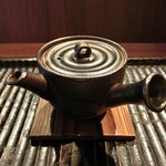 銀座 水野 - お昼の会席コース 3700円 の煮物：蟹のすり身、筍、若布の土瓶蒸し