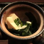 銀座 水野 - お昼の会席コース 3700円 の煮物：蟹のすり身、筍、若布の土瓶蒸し