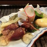 銀座 水野 - お昼の会席コース 3700円 の先附け：ホタルイカと胡麻豆腐のポン酢ジュレ掛け