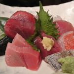 魚弥長久  - 本日は鮪を含め６種の魚の刺身