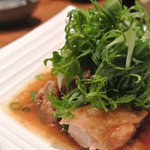 魚弥長久  - 油淋鶏の様な味付け。たっぷり乗ったネギが柔らかかった。