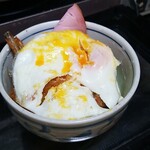 ケンタッキーフライドチキン - 3つめも同様にチキンを焼き上げ目玉焼き&ハムを追加！、見映えはイマイチですが、味は変わり無し！