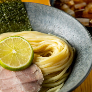 北海道産小麦使用の特注麺。