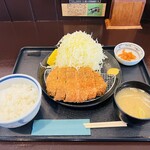 鹿児島黒豚とんかつ そうび - ロースカツ定食１８０ｇ　１９８０円