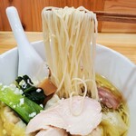 中華 みず谷 - 麺リフト