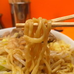 暴豚製麺所 - 極太の平打ち縮れ麺