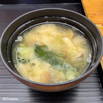 かわ広 - 占地茸と若芽と豆富の味噌汁