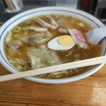 富士屋 - ワンタン麺大盛り