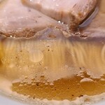 銀座 八五 - 麺線が綺麗　茹でざるから、あげたときに、箸でつまみながら、麺を揺らして整えています