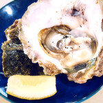 銀座 しまだ - ◎ 岩牡蠣1,400円　✽ 長崎五島列島の「椿」と言うブランド岩牡蠣だそうです。岩牡蠣なので今が旬。岩牡蠣にしては小ぶりでしたが、味の方は甘みがあって美味しいｹﾄﾞﾁｮｯﾄ高い。